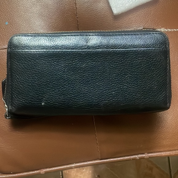 Woman’s Coach wallet - Picture 2 of 3